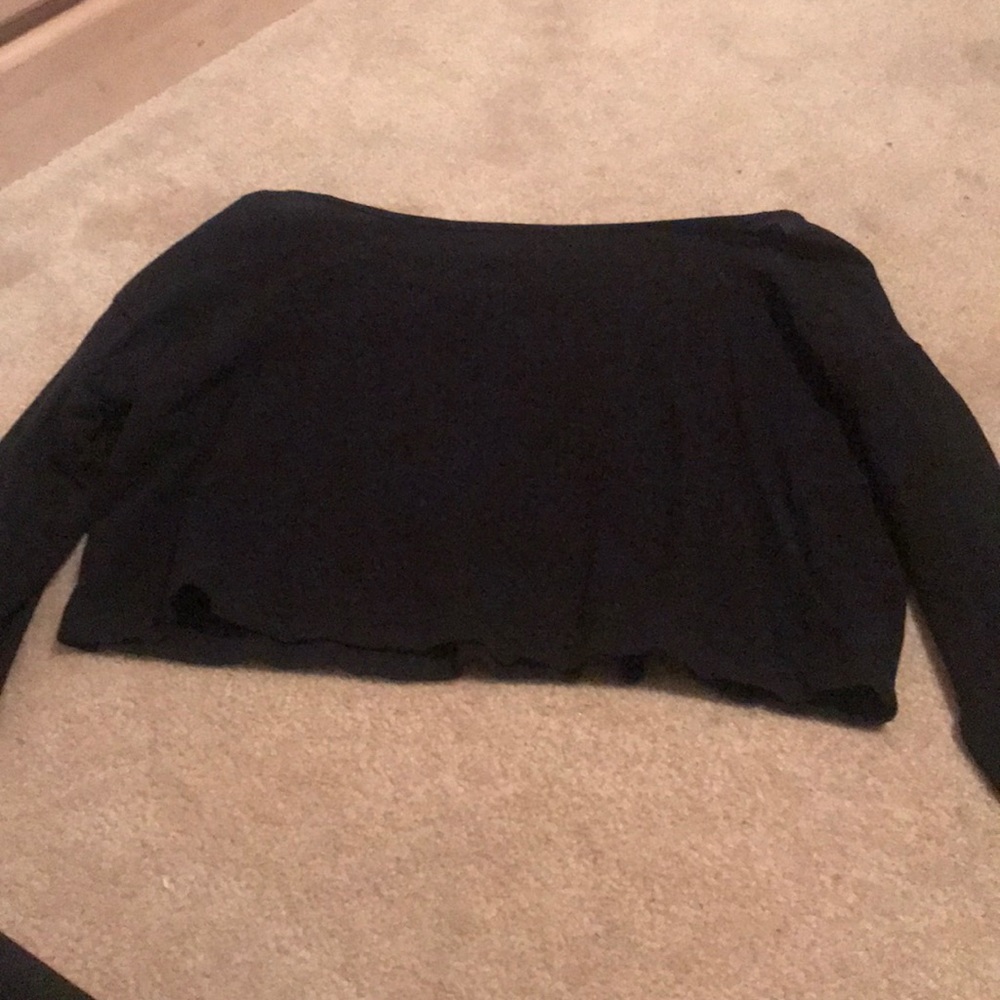 Black crop shirt
